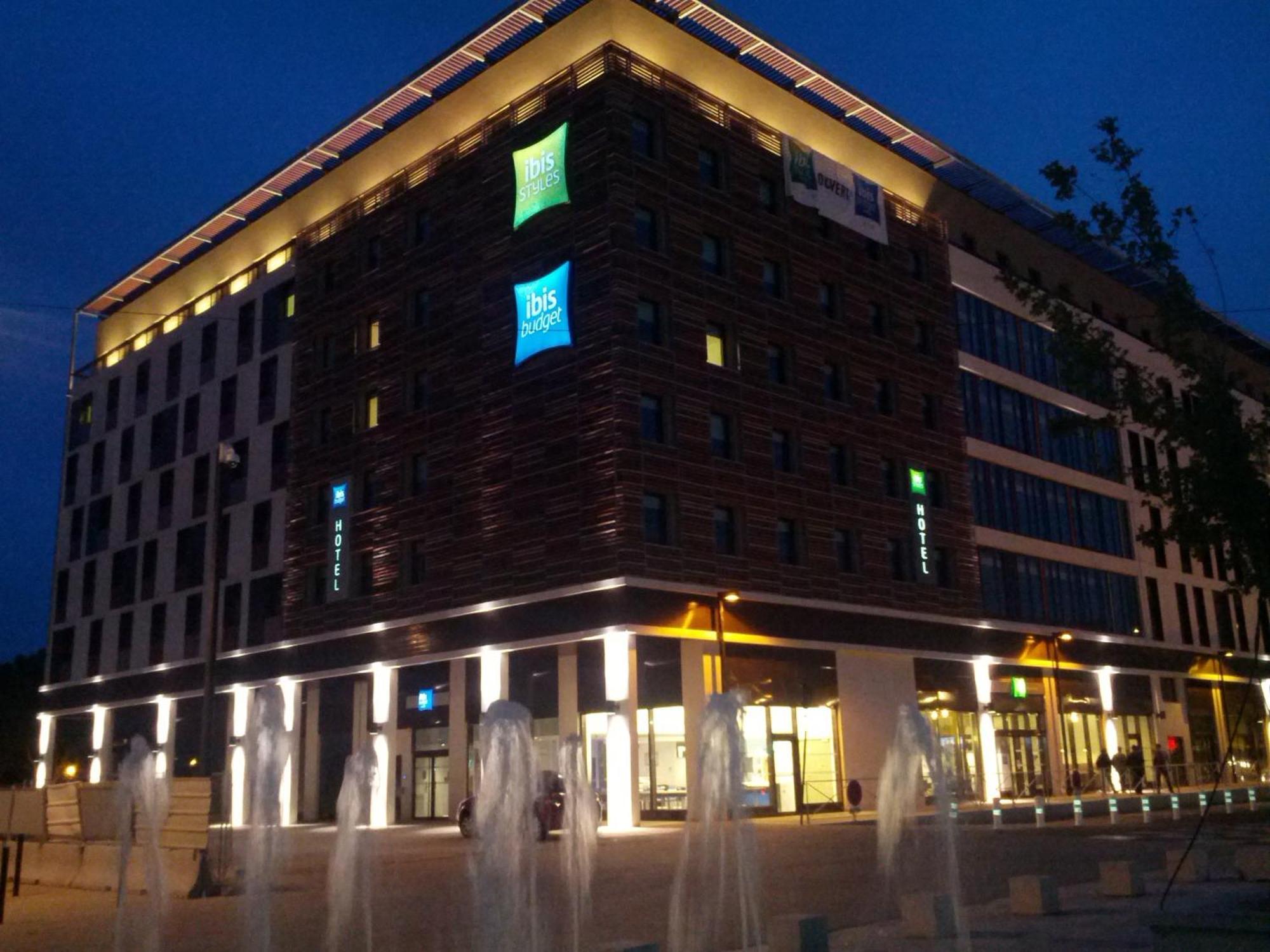 Ibis Budget Nimes Centre Gare Екстериор снимка