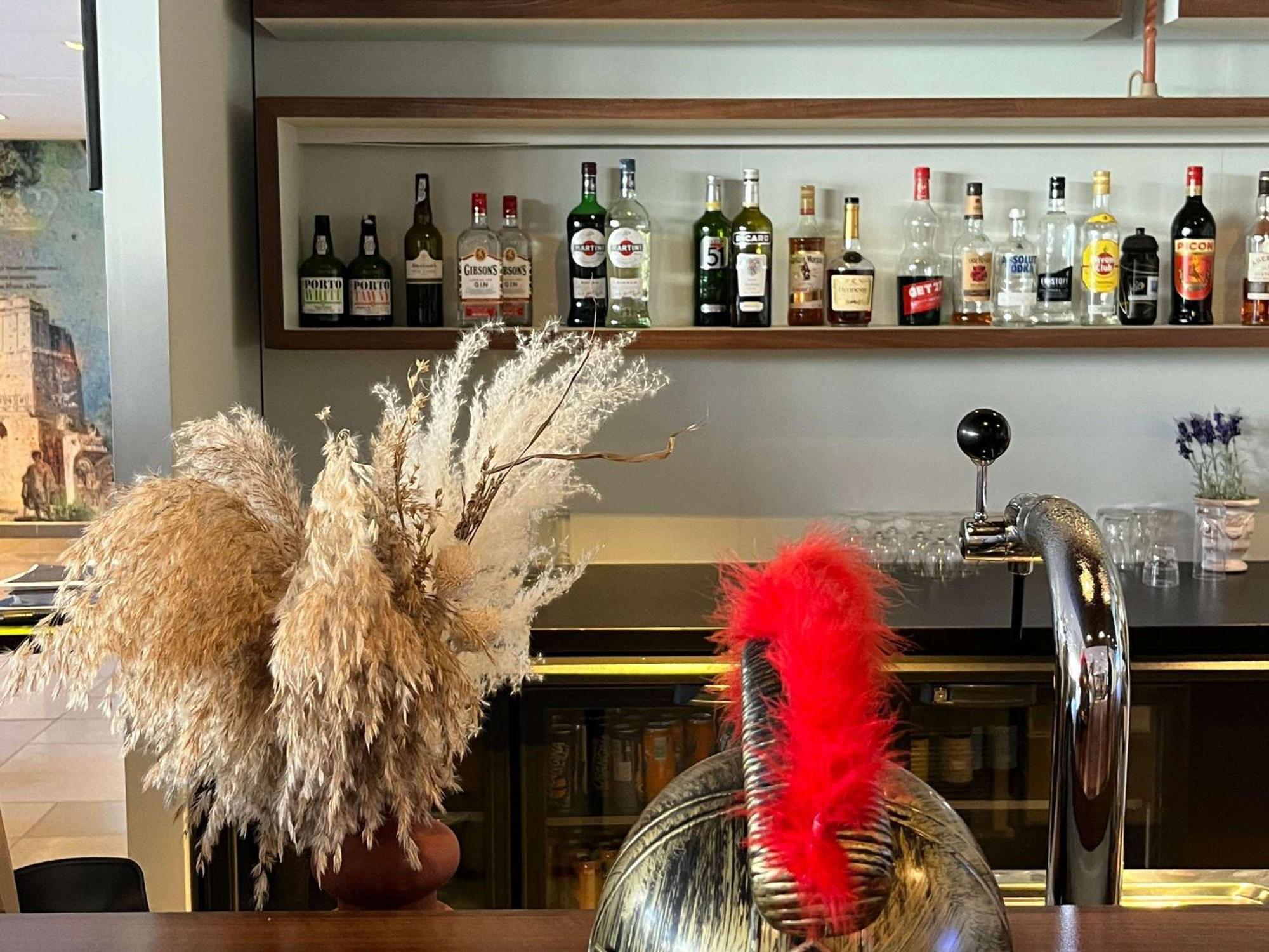 Ibis Budget Nimes Centre Gare Екстериор снимка