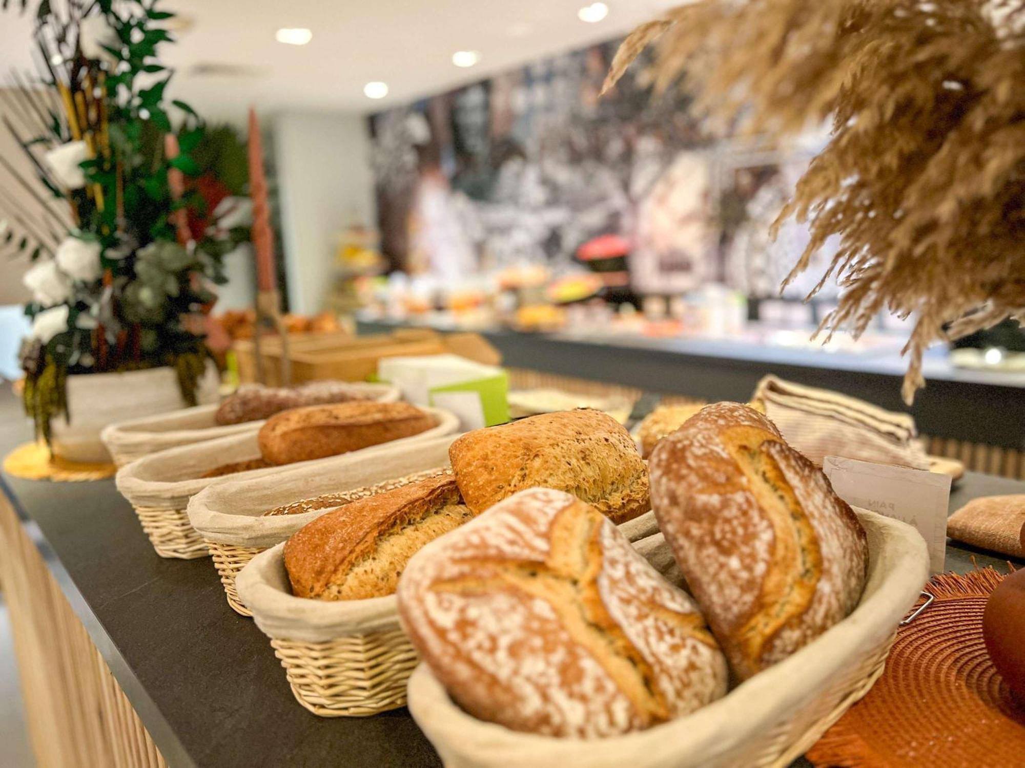 Ibis Budget Nimes Centre Gare Екстериор снимка