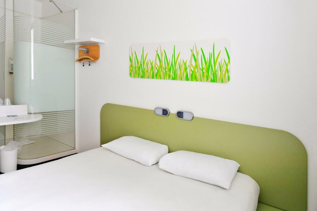 Ibis Budget Nimes Centre Gare Екстериор снимка